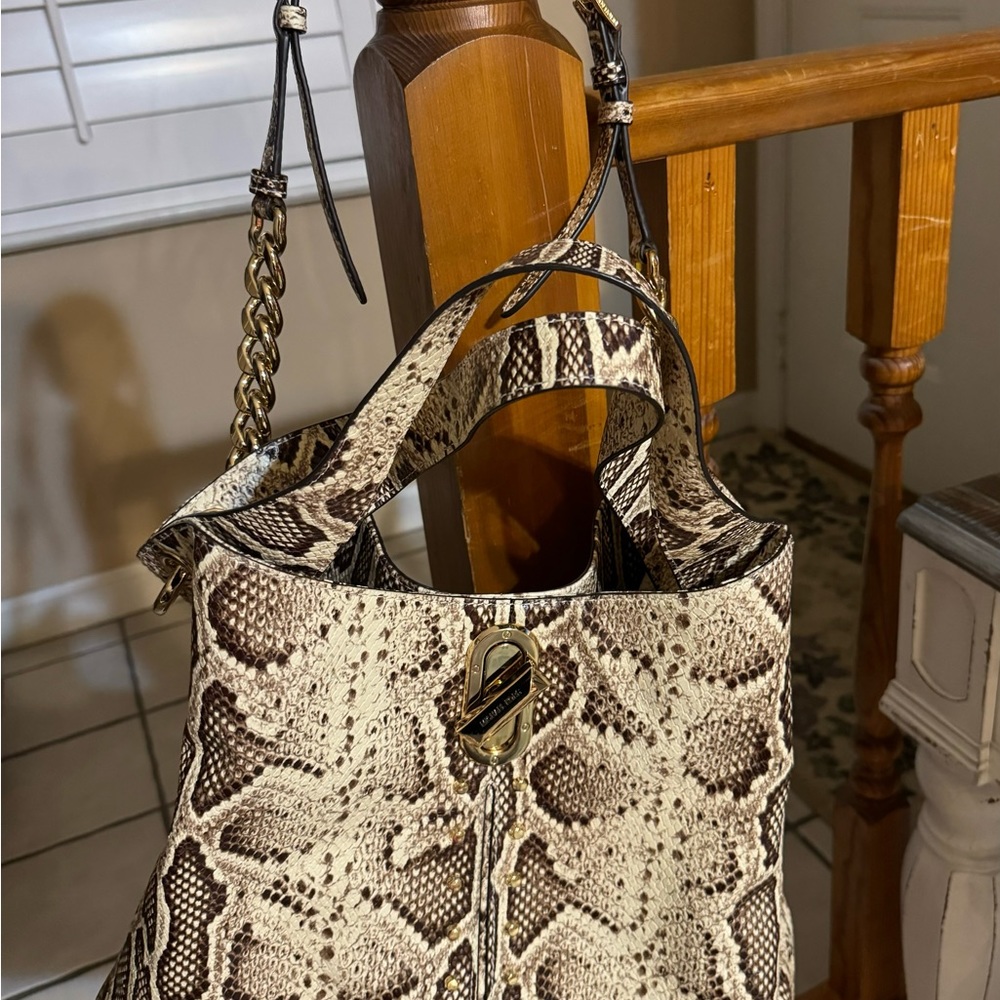 MK purse just like new